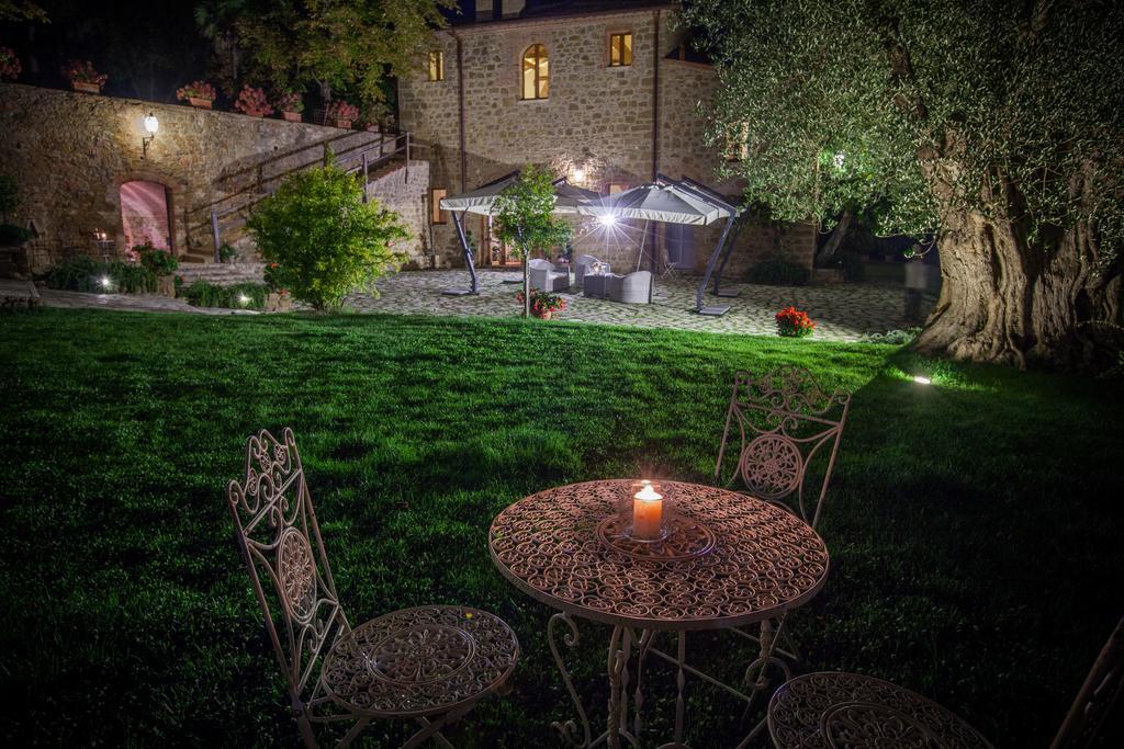 Borgo Sant'Ambrogio - Resort Пиенца Экстерьер фото