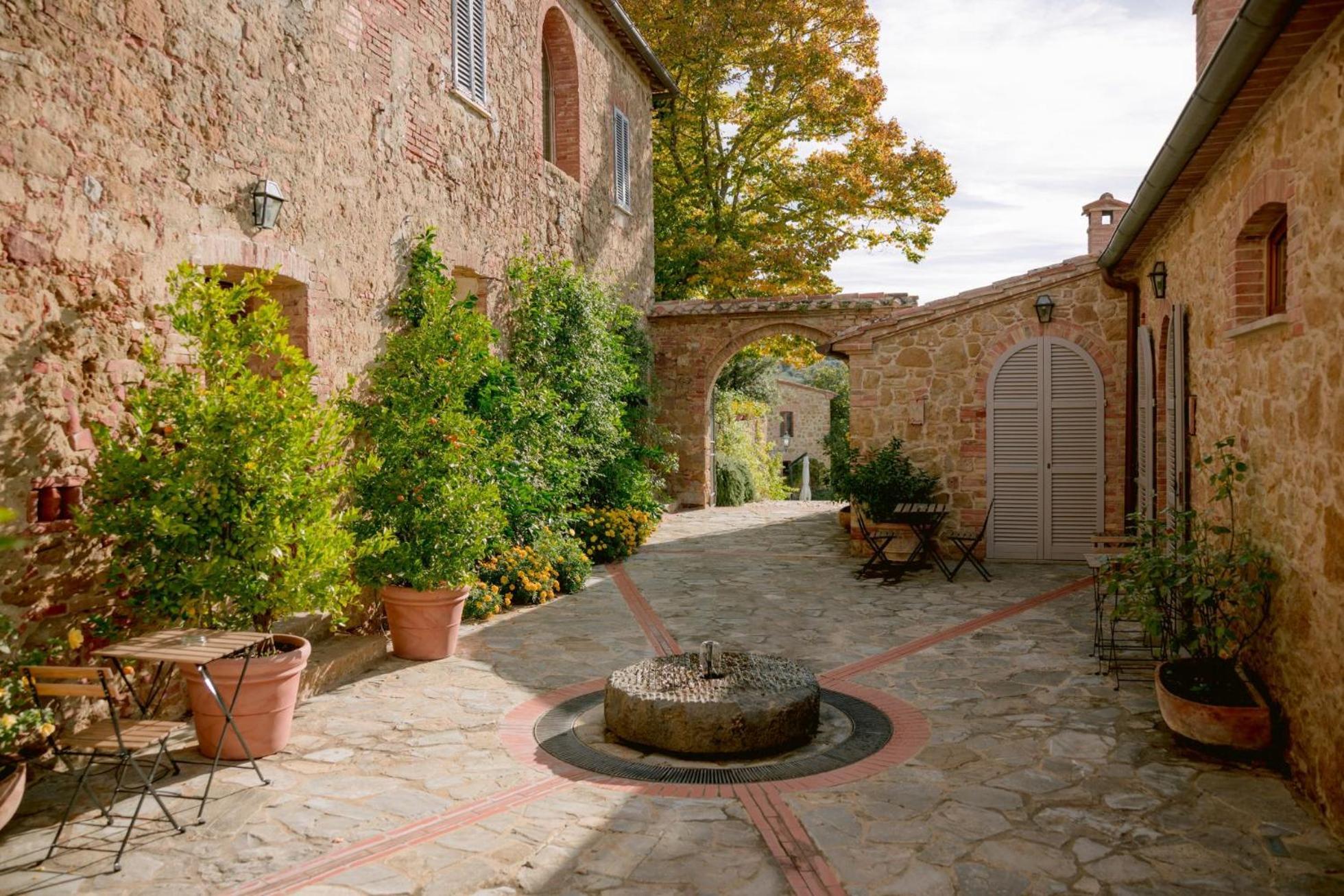 Borgo Sant'Ambrogio - Resort Пиенца Экстерьер фото